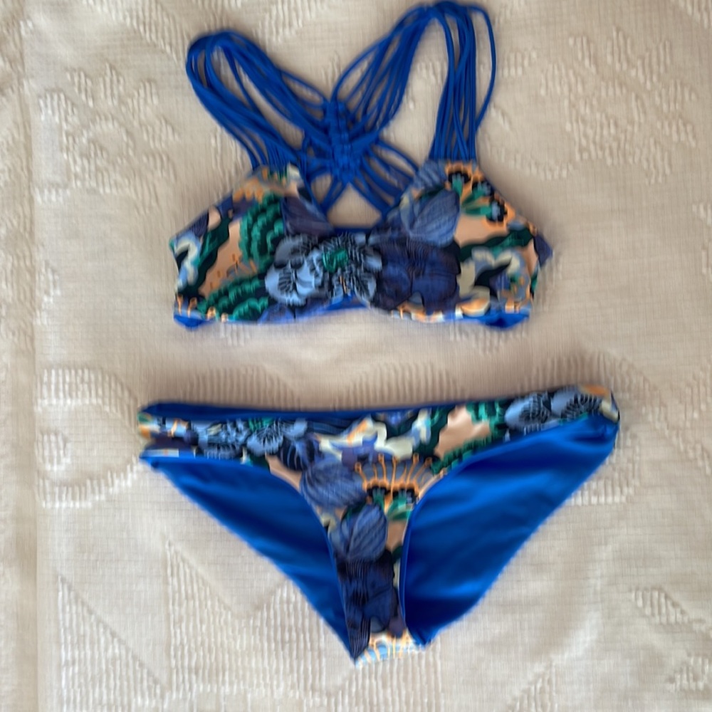 Blue reversible bikini with multi straps